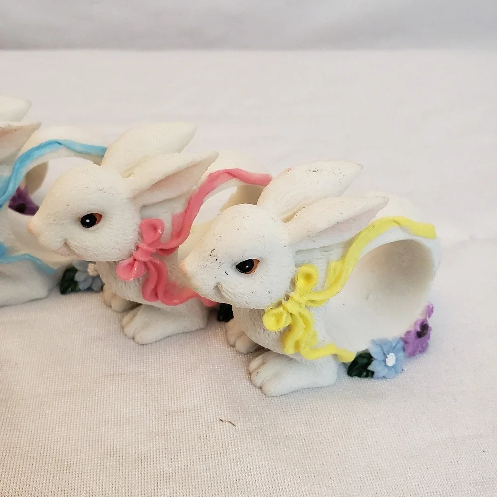 Set of 4 Bunny Napkin Rings Holders Flowers Ribbons Purple Blue‎ Pink Yellow